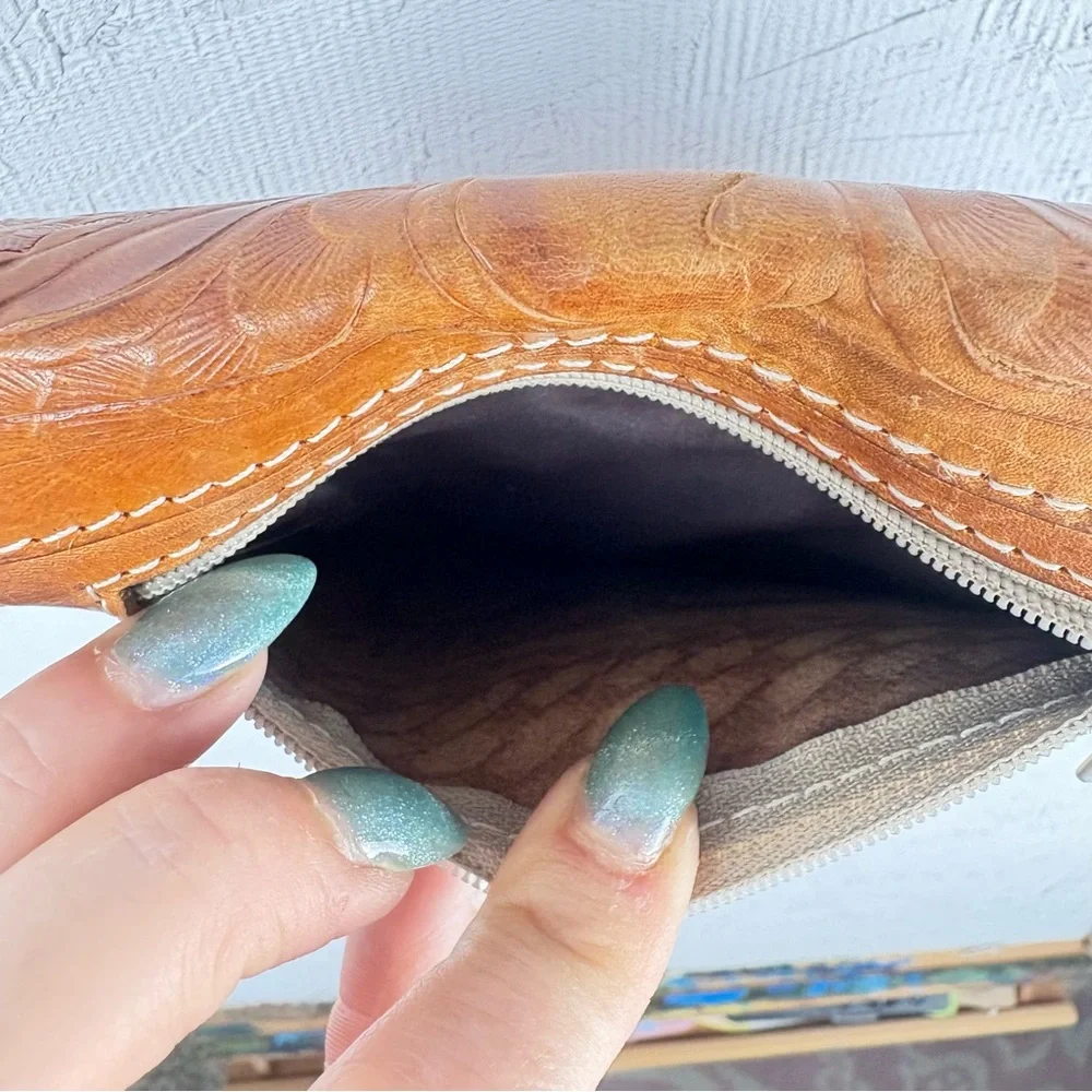 VTG Leaders in Leather Tan Leather Crossbody Bag Built in Wallet - Picture 9 of 16